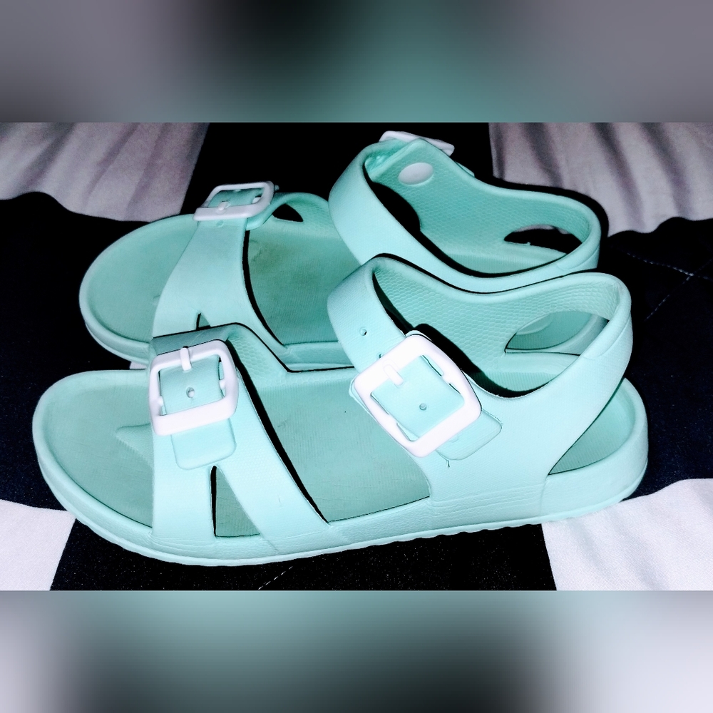 Girls Size 13 Sandals - Picture 2 of 7